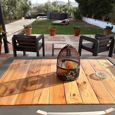Cortijo El Llano بيت للعطل *